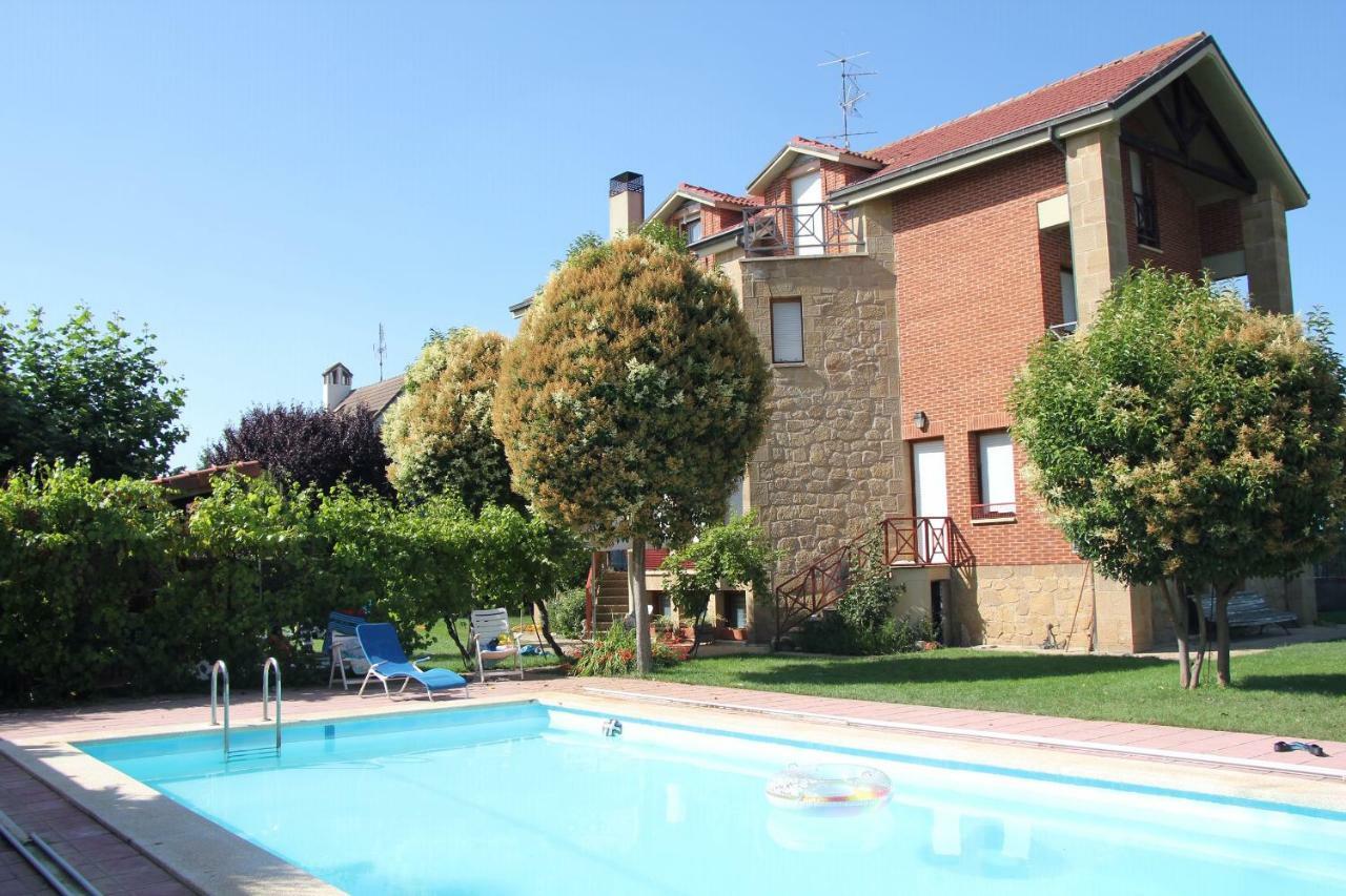 Preciosa Casa Independiente Con Piscina Cubierta Y Gran Jardin Privados Haro Exterior photo