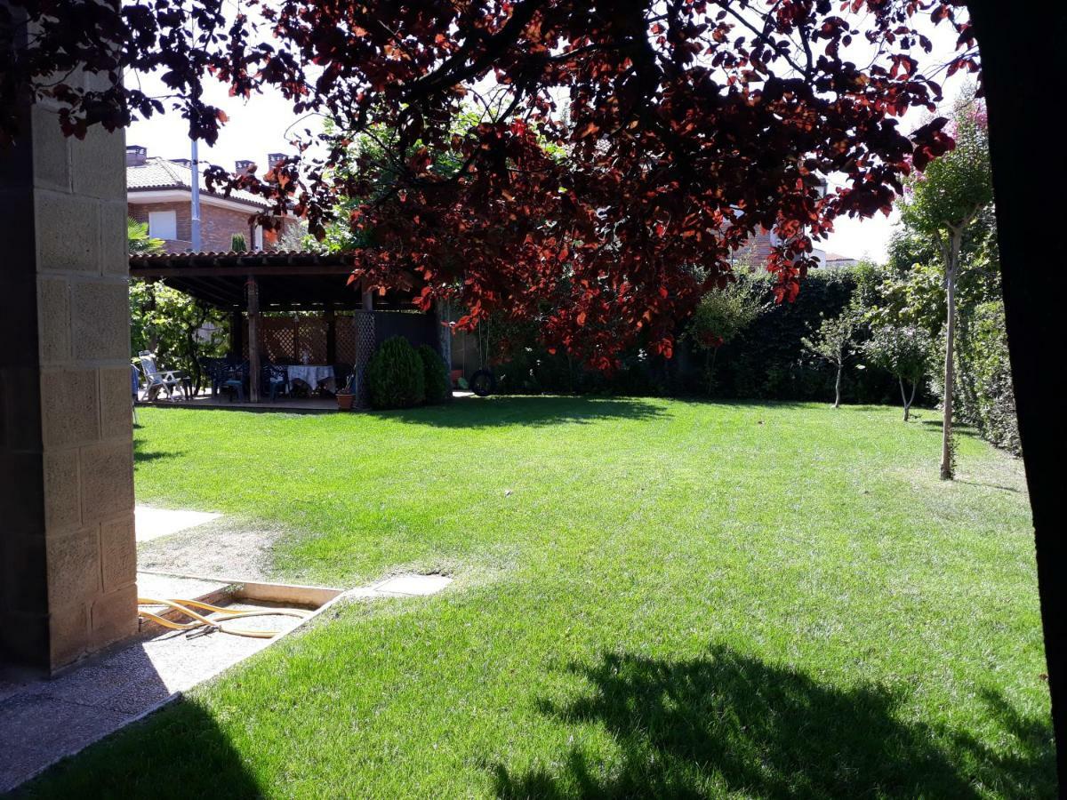 Preciosa Casa Independiente Con Piscina Cubierta Y Gran Jardin Privados Haro Exterior photo
